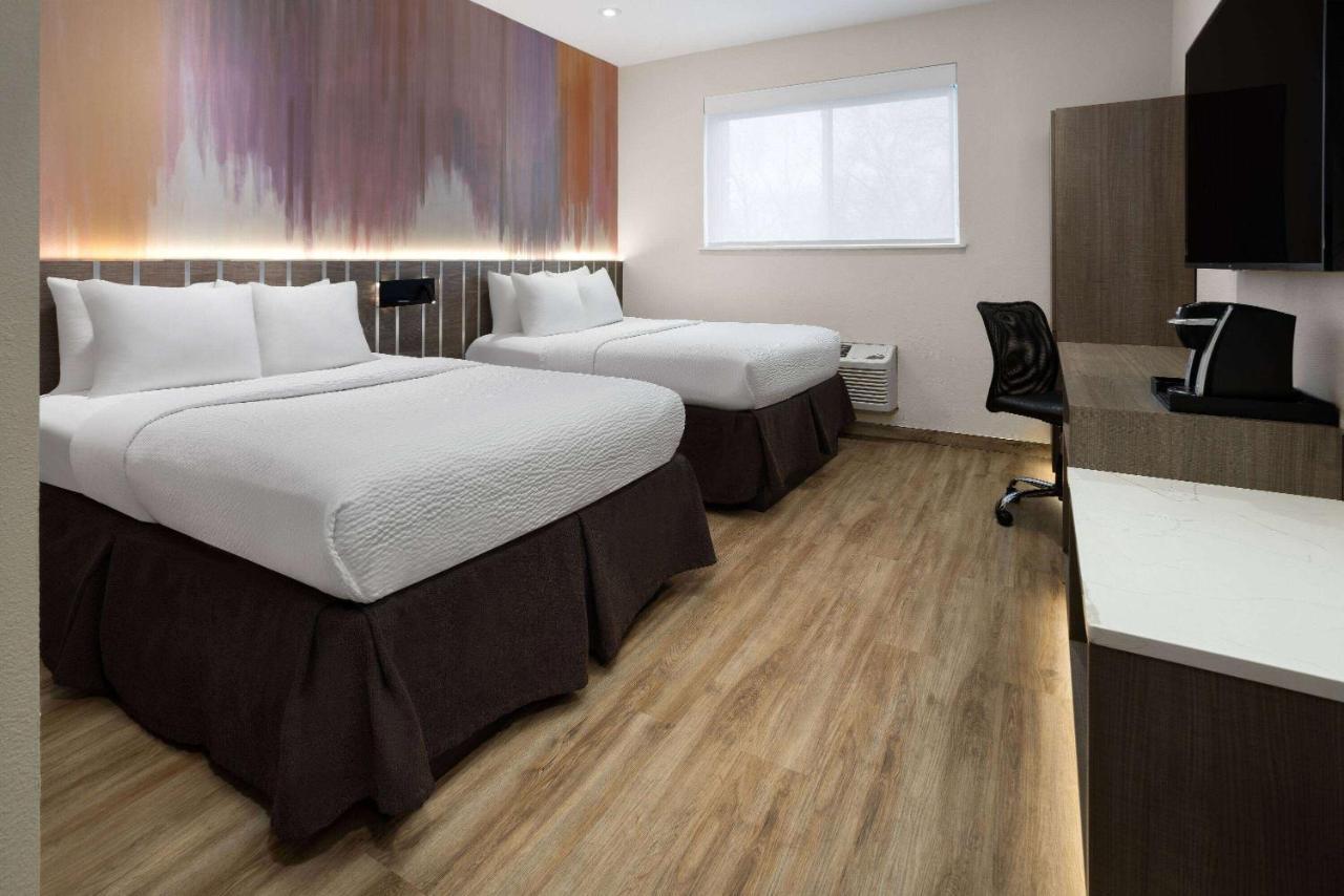 Готель Ramada By Wyndham Bronx Нью-Йорк Екстер'єр фото