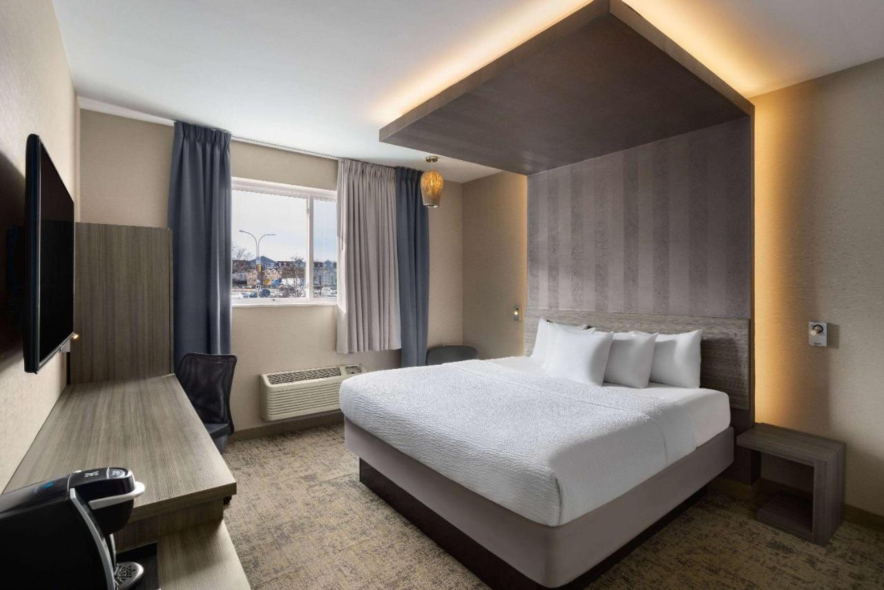 Готель Ramada By Wyndham Bronx Нью-Йорк Екстер'єр фото