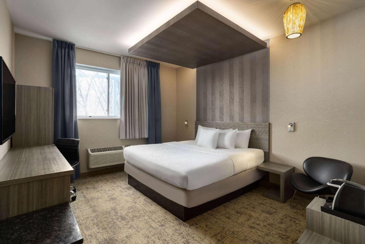 Готель Ramada By Wyndham Bronx Нью-Йорк Екстер'єр фото