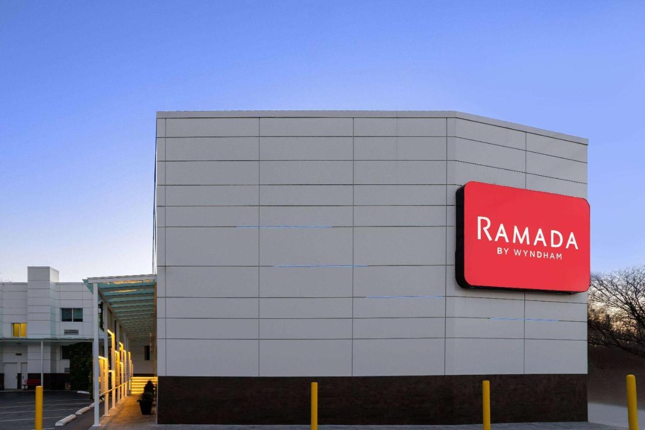 Готель Ramada By Wyndham Bronx Нью-Йорк Екстер'єр фото