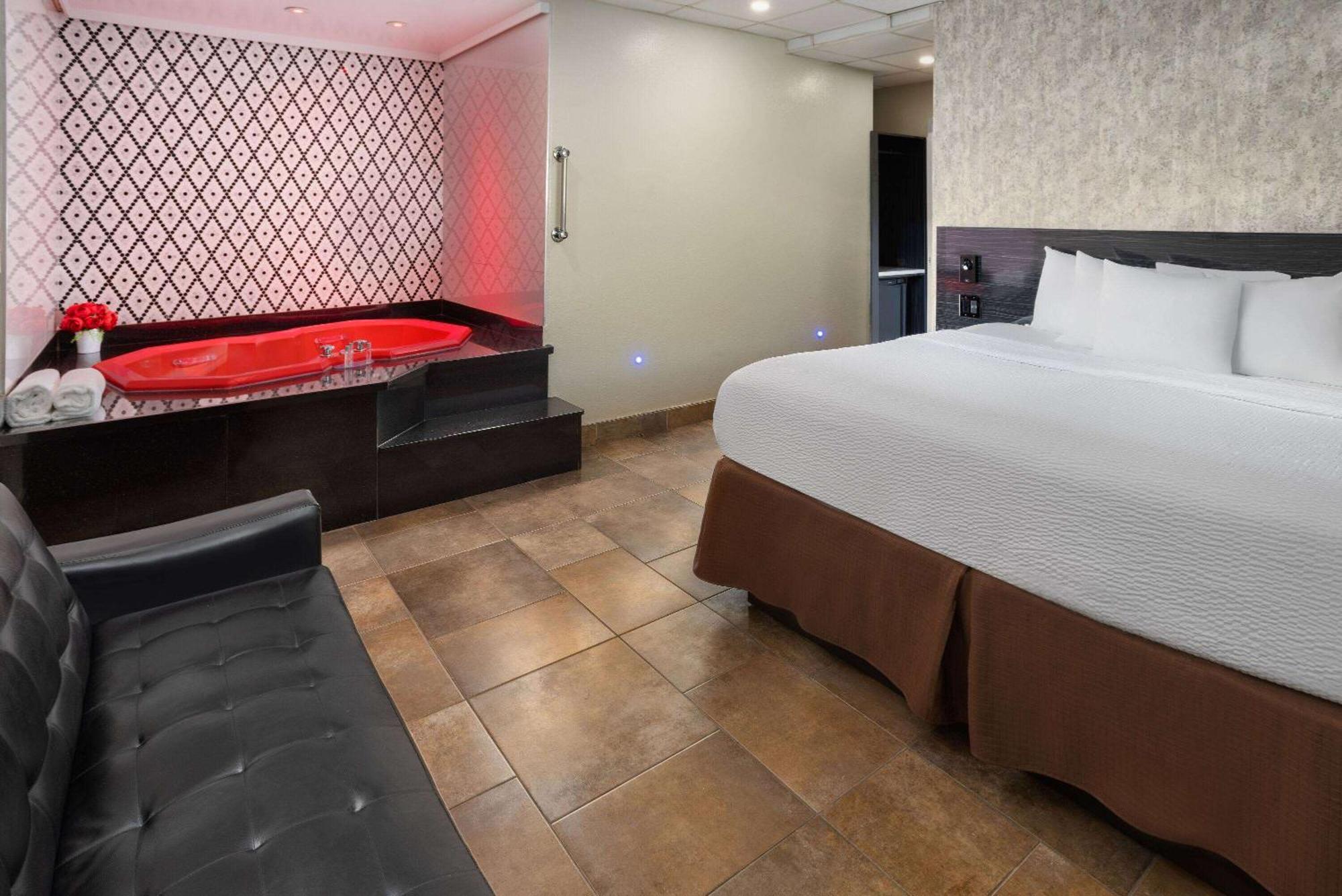 Готель Ramada By Wyndham Bronx Нью-Йорк Екстер'єр фото