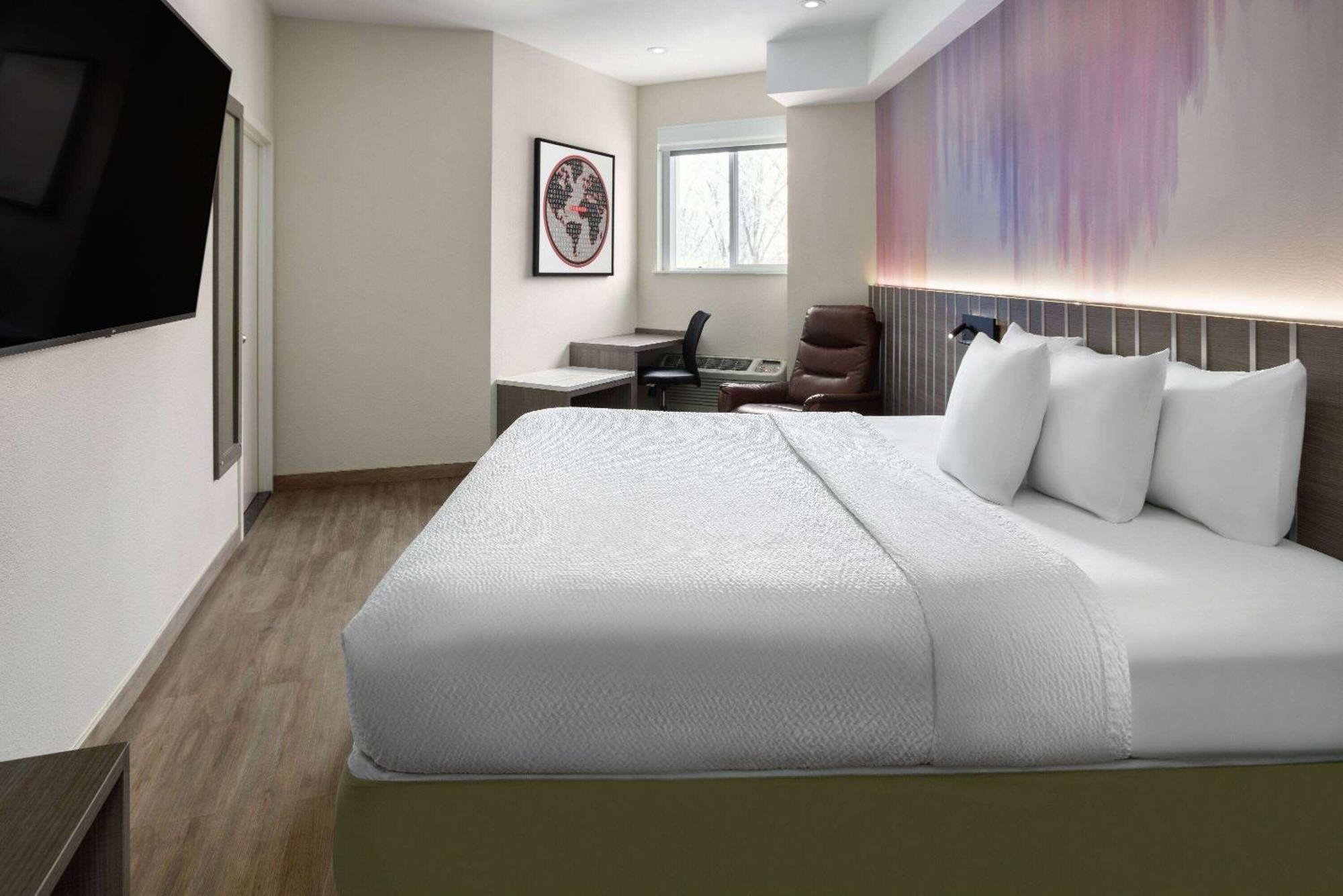 Готель Ramada By Wyndham Bronx Нью-Йорк Екстер'єр фото