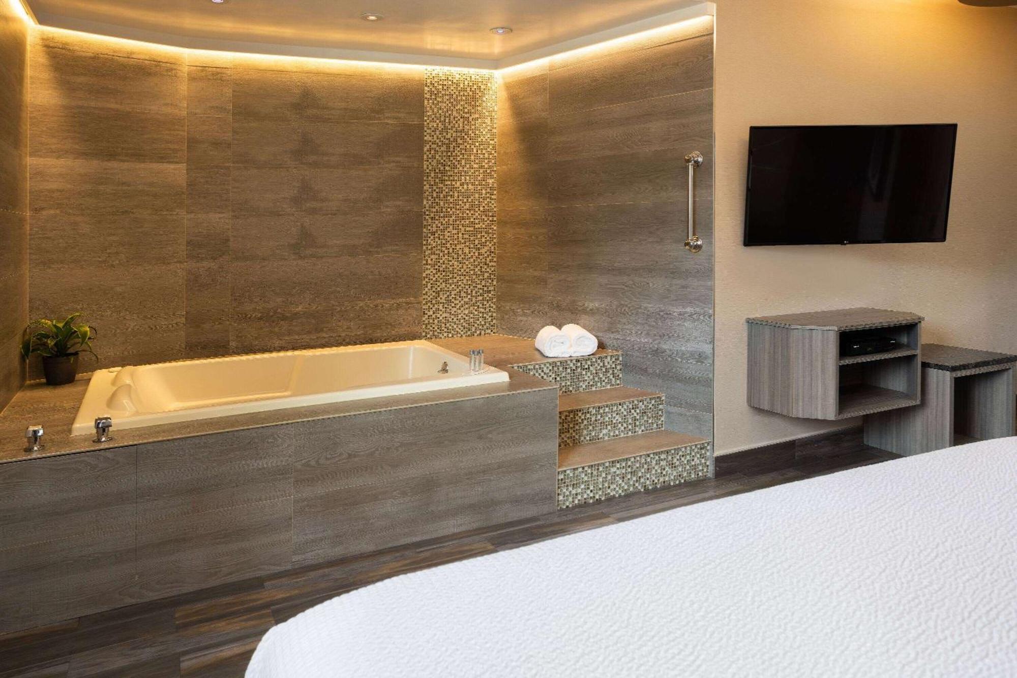 Готель Ramada By Wyndham Bronx Нью-Йорк Екстер'єр фото