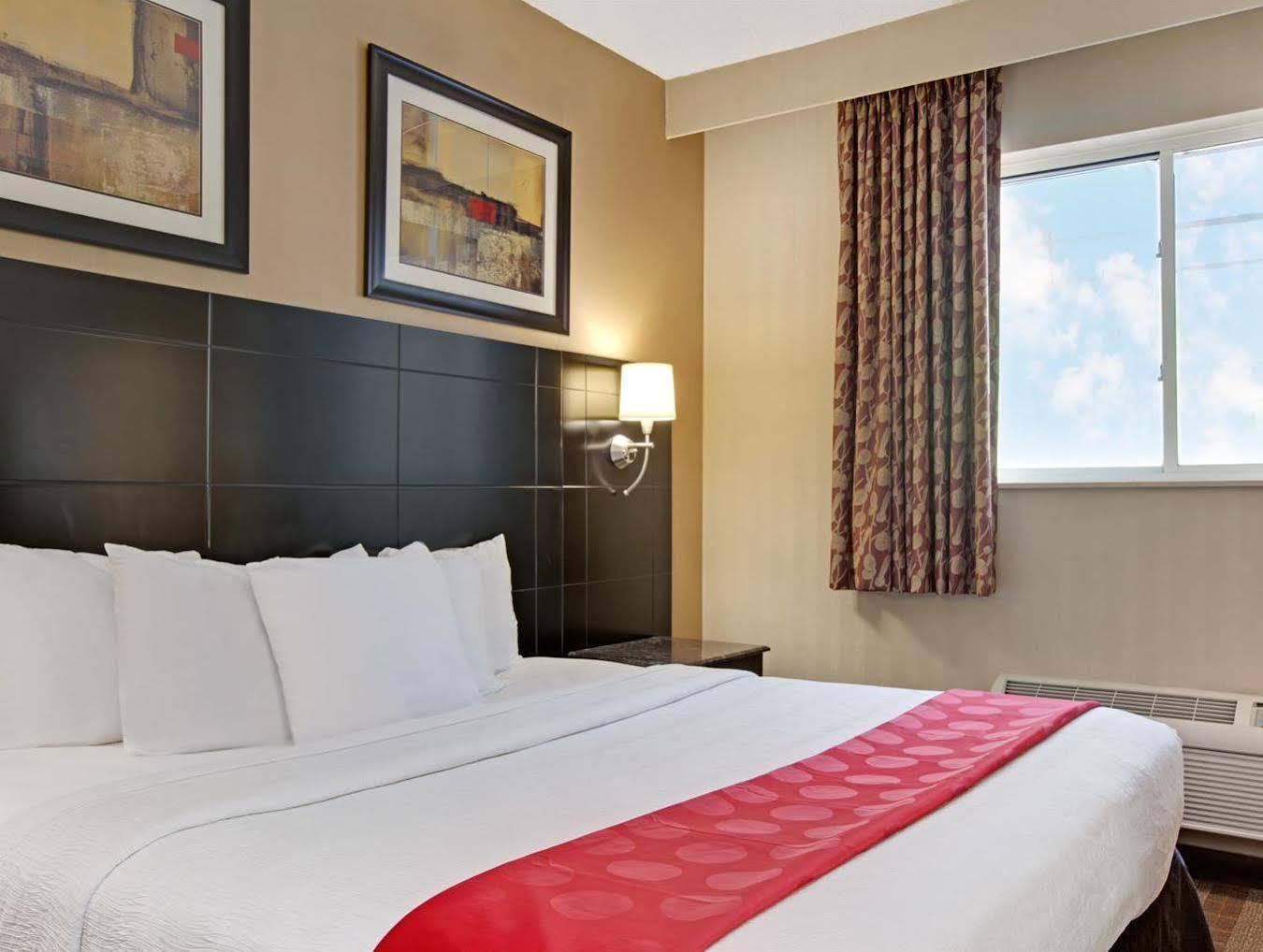 Готель Ramada By Wyndham Bronx Нью-Йорк Екстер'єр фото